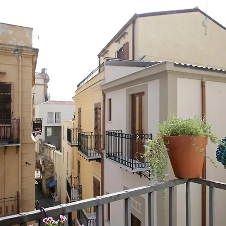 Casa Miqva - In Shared Bed & Breakfast